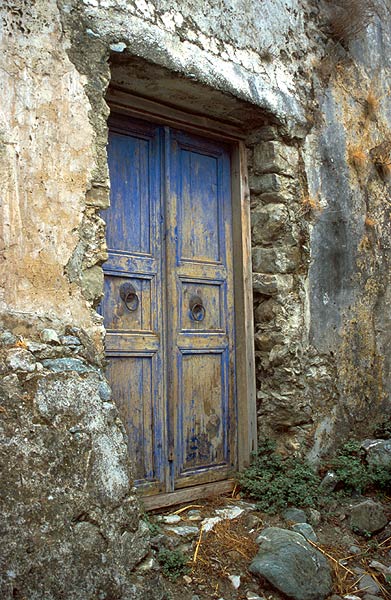 Staré modré opuštěné dveře
