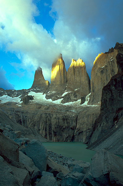 Východ slunce na Torres del Paine