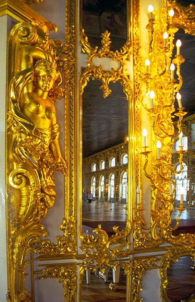 Zlatá výzdoba Kateřinského paláce