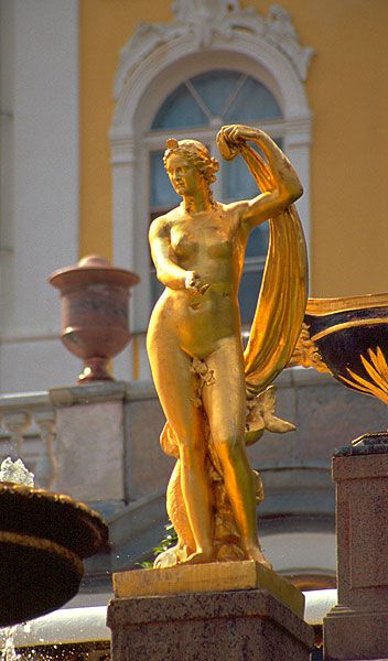 Zlatá socha v Petrodvorci