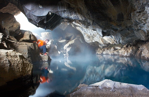 Grjótagjá, termální jeskyně