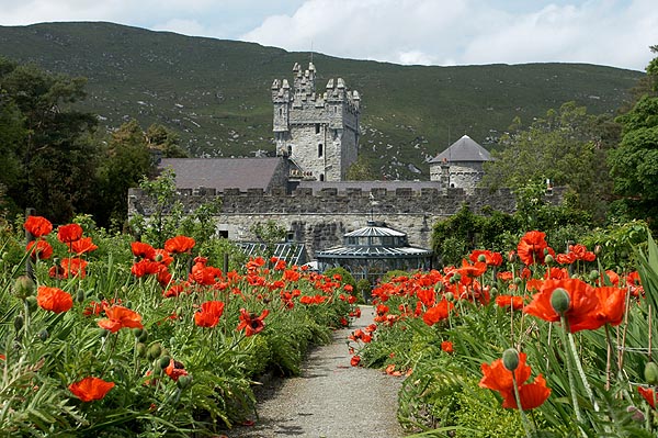 Kvetoucí Glenveagh Castle