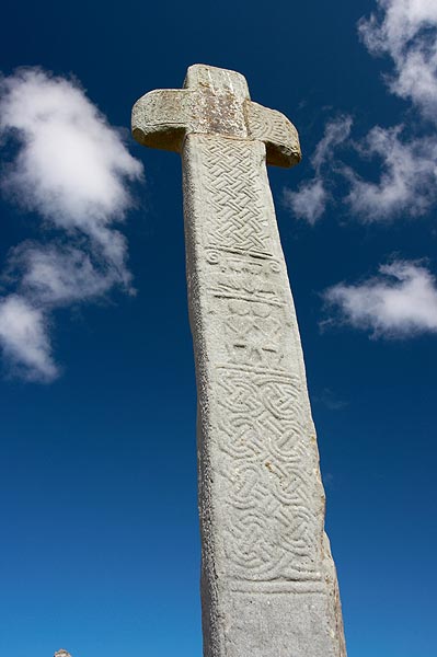 Clonca, vysoký stojící kříž