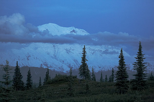 Noční výhled na Mount McKinley