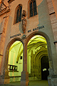 Gotický vchod do baziliky
