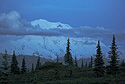 Noční výhled na Mount McKinley